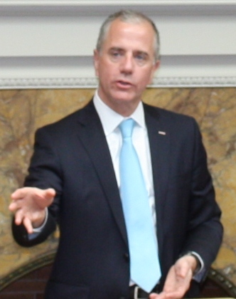 ملف:Harold Naughton.jpg