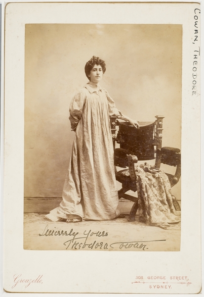 ملف:Theodora Cowan (c.1898).jpg