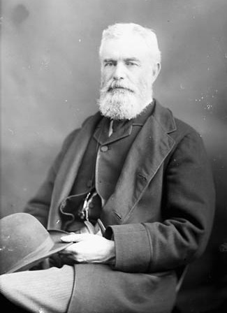 ملف:Donald MacInnes.jpg