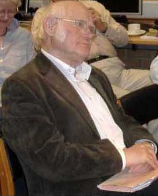ملف:Dr.BrianDobson FSA.jpg