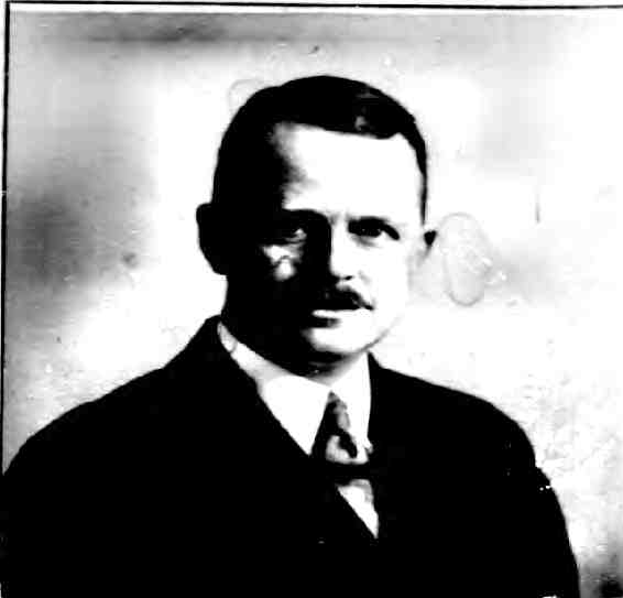 ملف:Chandler Rathfom Post, 1922.jpg