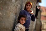 أطفال فلسطينيون في جزيرة فاضل.