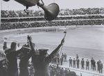 القذافي وجمال عبد الناصر أثناء الاحتفالات بوحدة مصر وسوريا.