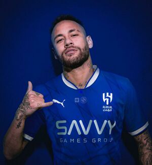 نيمار بقميص الهلال