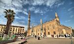 ساحة ومسجد الحسين بالقاهرة.jpg