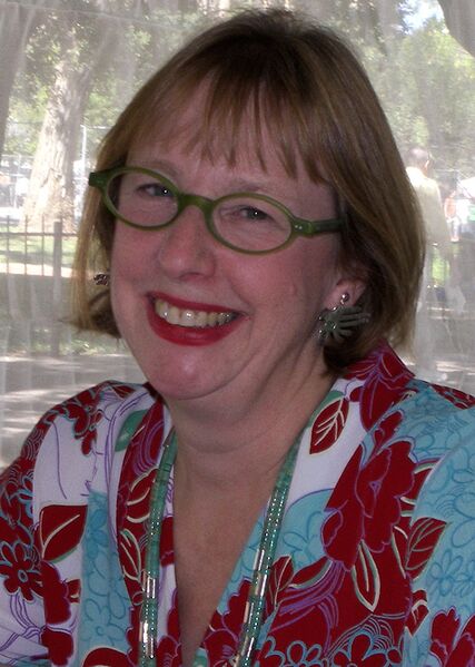 ملف:Julia glass 2010.jpg