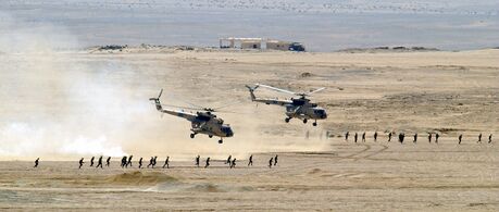 Egyptian Mi-8 Hip helicopters after unloading troops.jpg