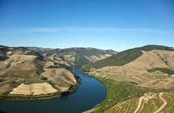 Rio Douro - Portugal (32615481975) (cropped).jpg