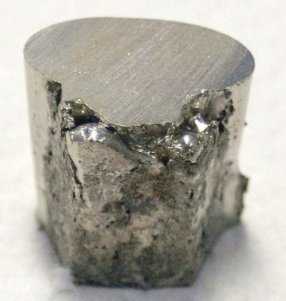 ملف:Nickel chunk.jpg