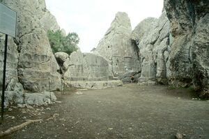 Yazilikaya Kammer A.jpg