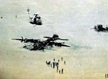 Eagle Claw wrecks at Desert One April 1980.jpg