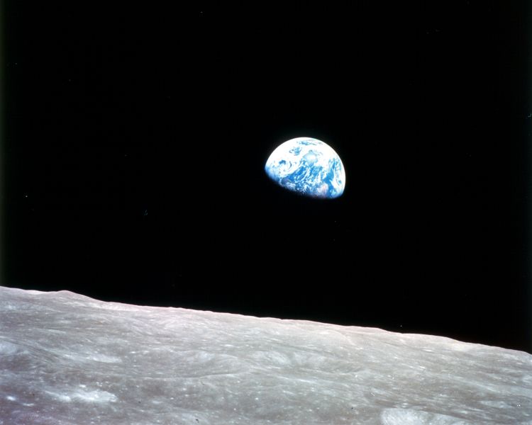 ملف:Earth-moon.jpg