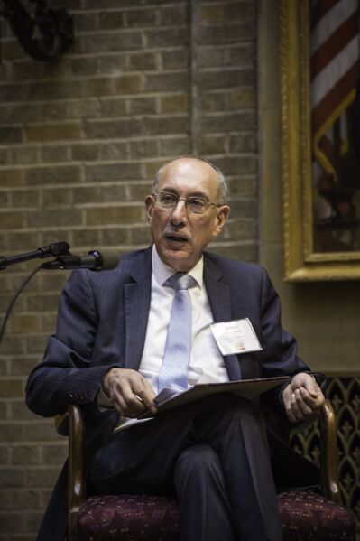ملف:RobertGreenstein.jpg