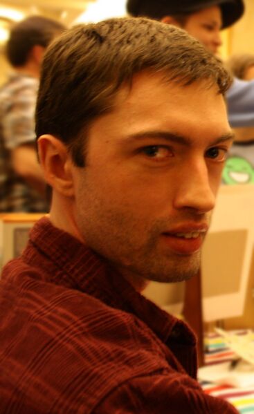 ملف:Andrew Hussie.jpg