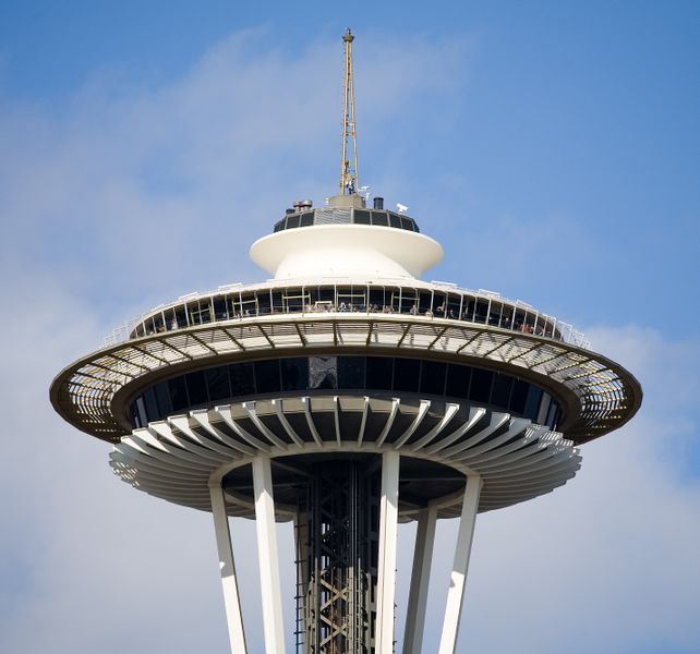 ملف:SpaceNeedleTopClose.jpg