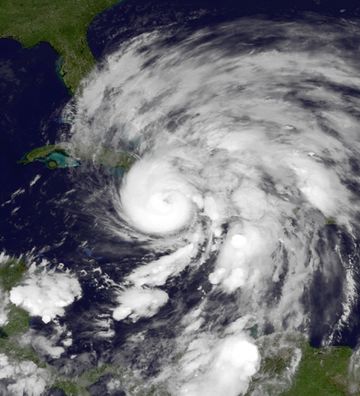 Sandy Oct 25 2012 0400Z.JPG