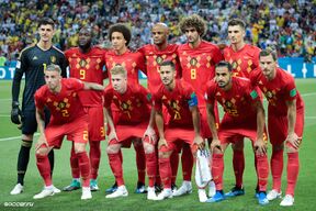 Team photo on the pitch