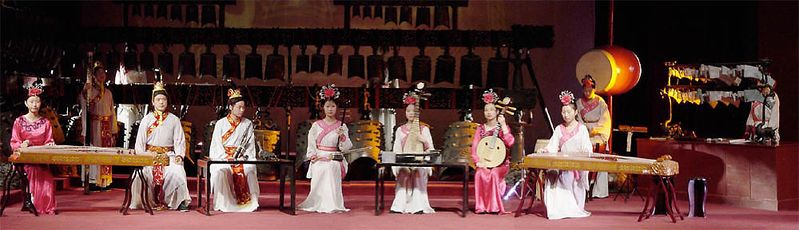 ملف:ConcertGroupPano.jpg