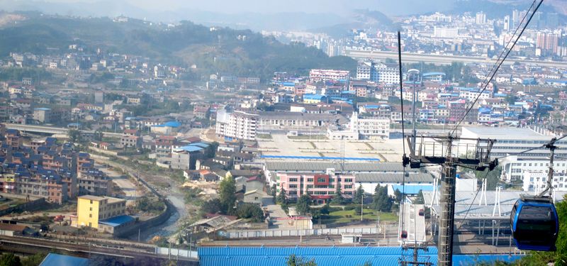 ملف:Zhangjiajie City.jpg