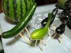 精霊馬：割箸を脚にして馬の形にした胡瓜と茄子