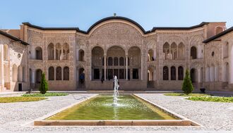Casa histórica de Tabatabaeis, Kashan, Irán, 2016-09-19, DD 64.jpg