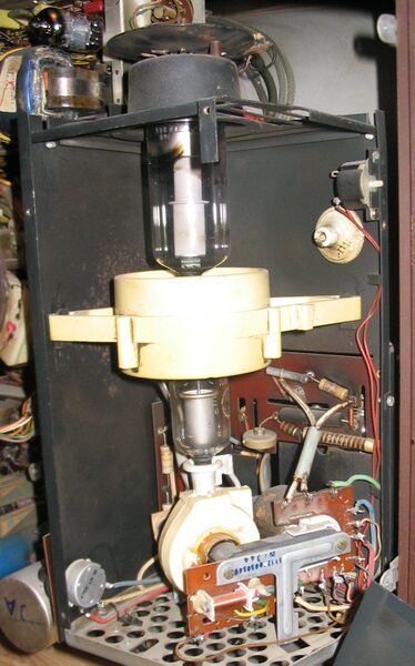 ملف:ZeilenendstufeMitBallasttriode.jpg