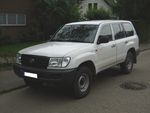 Toyota Land Cruiser HZJ105 1998-2004 frontleft 2008-06-04 U.jpg