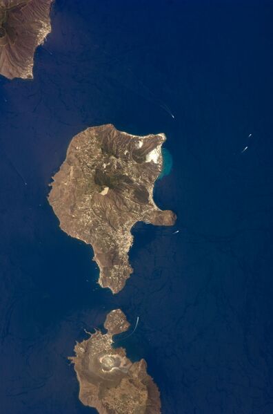 ملف:Aeolian Islands.jpg