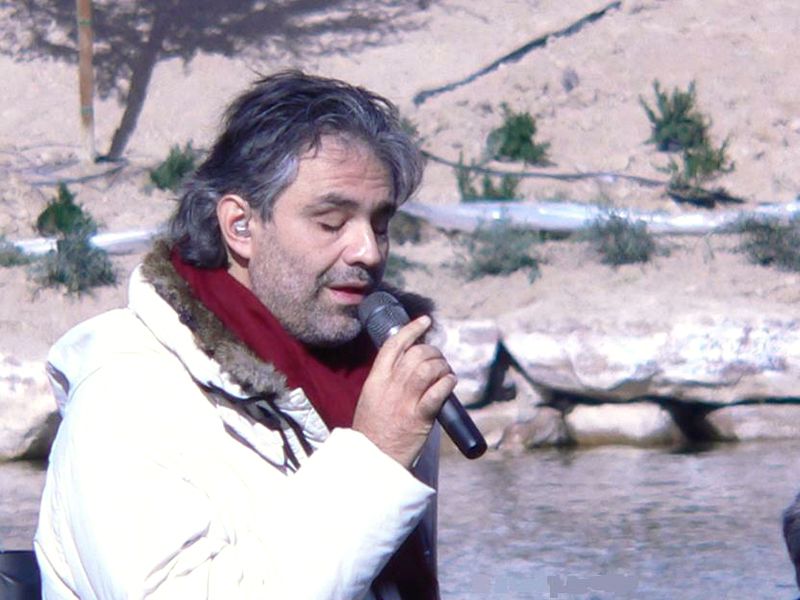 ملف:Bocelli.jpg