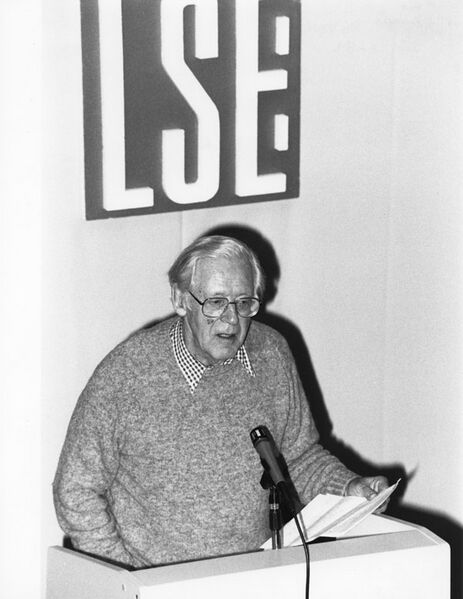 ملف:Rodney Hilton.jpg