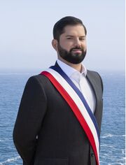 Retrato Oficial Presidente Boric Font.jpg