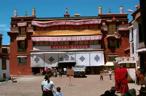 Ramoche-Tempel Schuh 2007.JPG