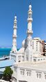 المسجد من الخارج.