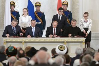 Putin with Vladimir Konstantinov, Sergey Aksyonov and Alexey Chaly 4.jpeg
