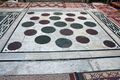 الرخام الملون بالأرضية