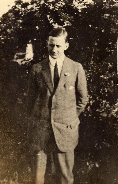 ملف:Denis Gage Deane-Tanner.jpg