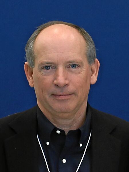 ملف:Sir Ian Cheshire.jpg