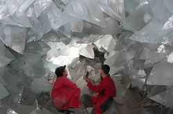 صورة كهف البلورات4.jpg
