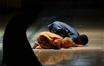 أطفال يصلون في مسجد أثناء شهر رمضان، مانيلا، الفلپين، 23 أغسطس، 2008.